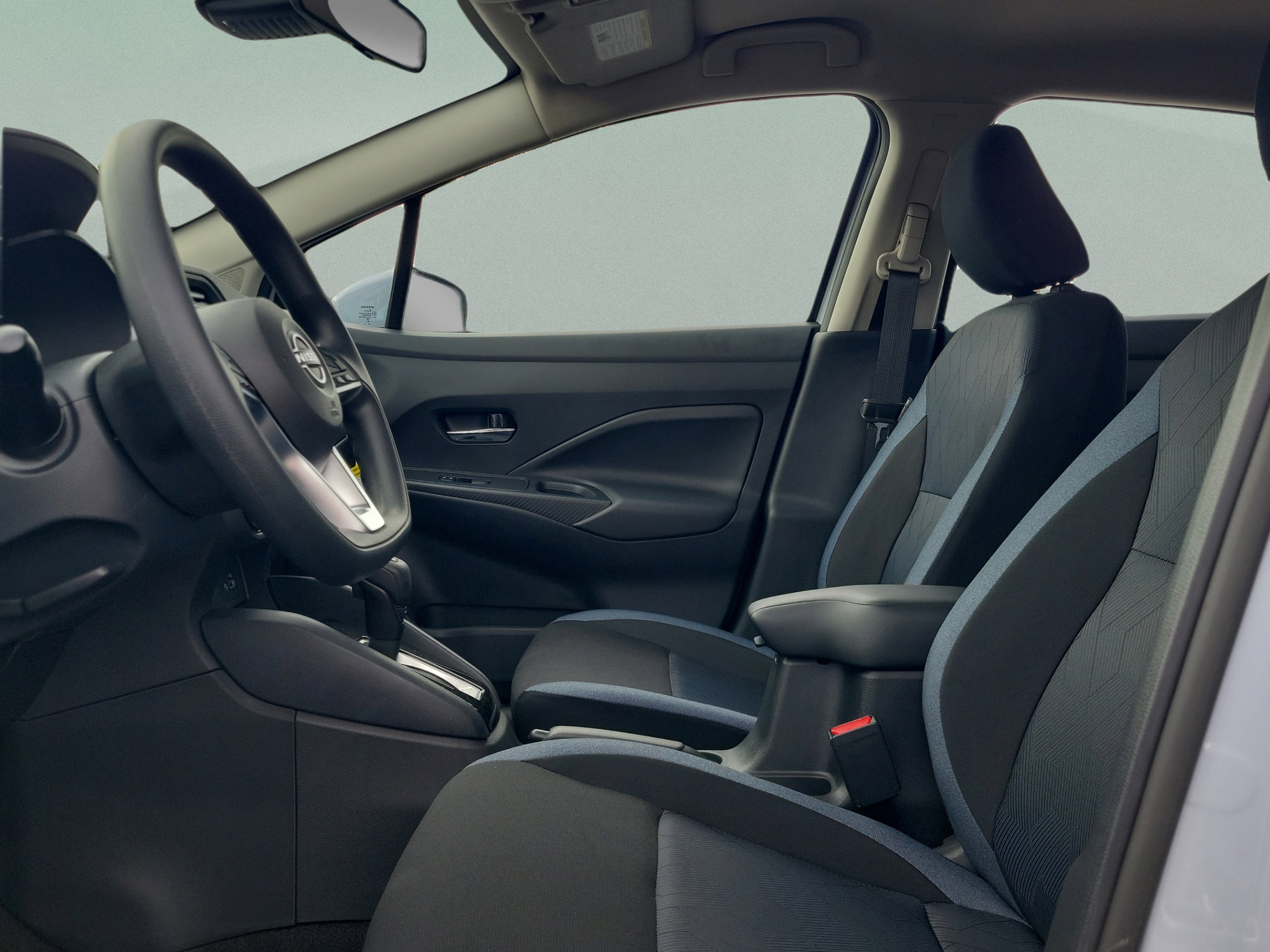 New 2025 Nissan Versa SV w/ Trunk Package FWD image 15