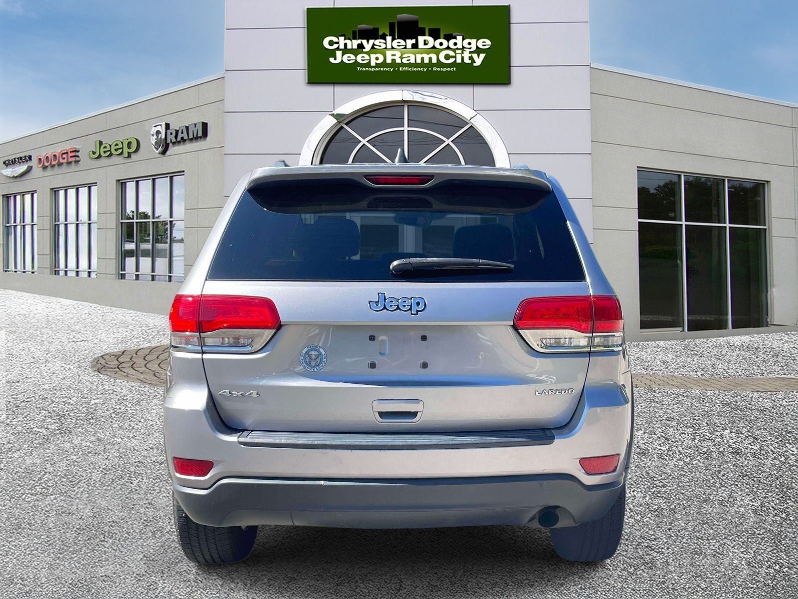 Used 2014 Jeep Grand Cherokee Laredo w/ Quick Order Package 23E AWD/4WD image 6