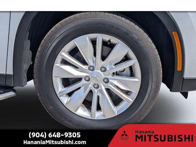 Used 2025 Mitsubishi Outlander ES image 11