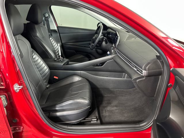 Used 2023 Hyundai Elantra Limited image 28