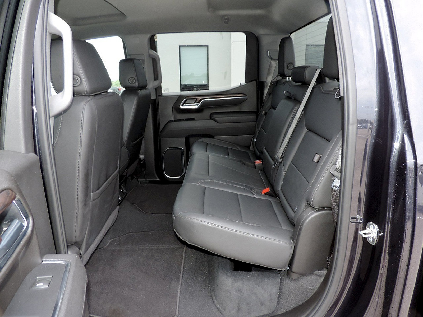 Used 2025 GMC Sierra 1500 SLT RWD image 15