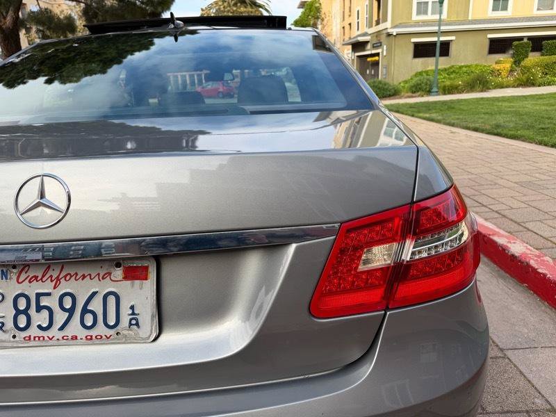 Used 2010 Mercedes-Benz E 550 Sedan image 23