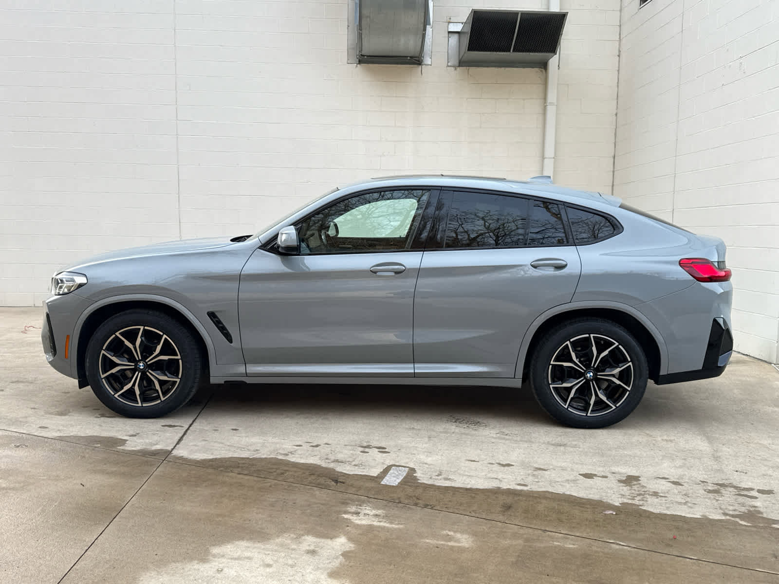Certified 2023 BMW X4 xDrive30i w/ M Sport Package image 5