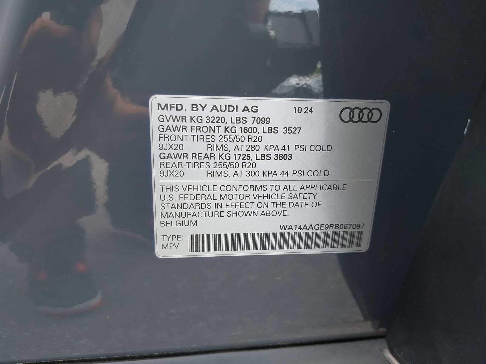 Used 2024 Audi Q8 e-tron Premium AWD/4WD image 41