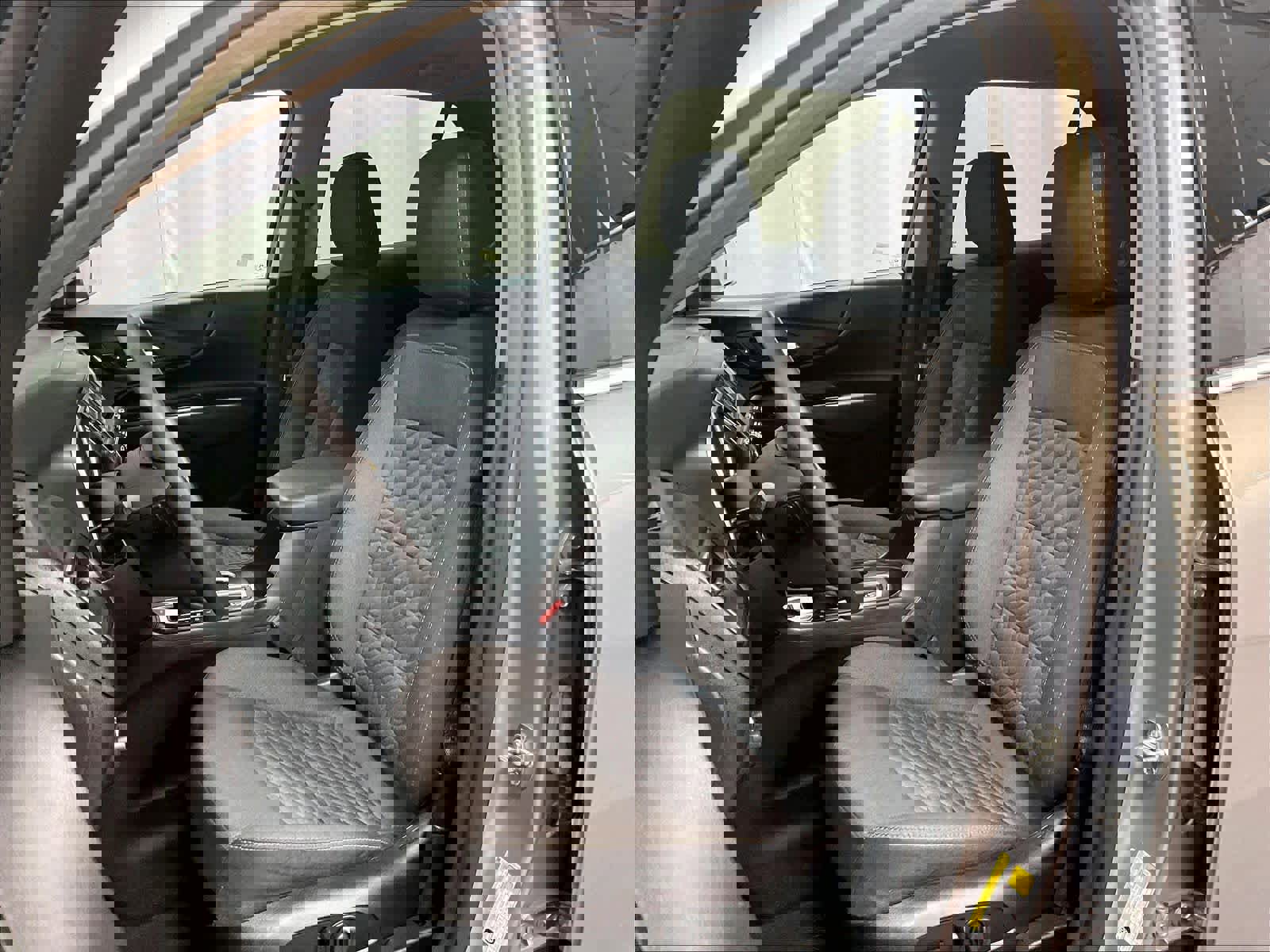 Used 2019 Chevrolet Equinox LT image 9