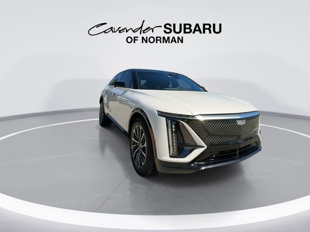 Used 2025 Cadillac Lyriq Sport AWD/4WD image 2