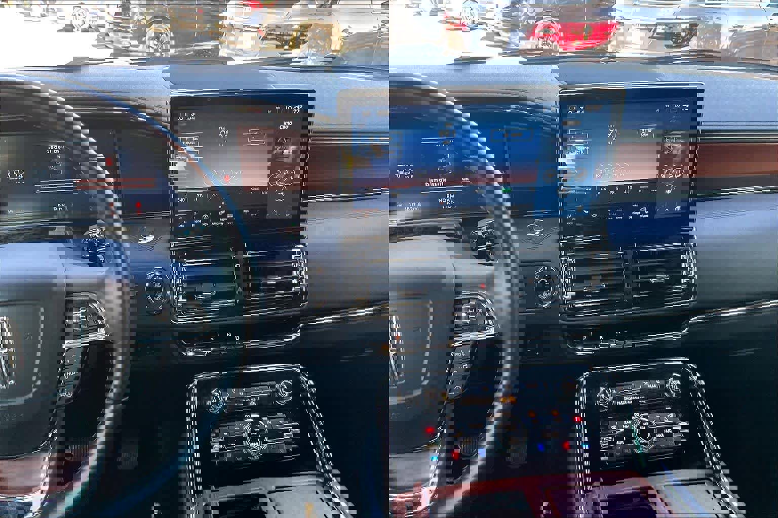 Used 2023 Lincoln Navigator Reserve image 9