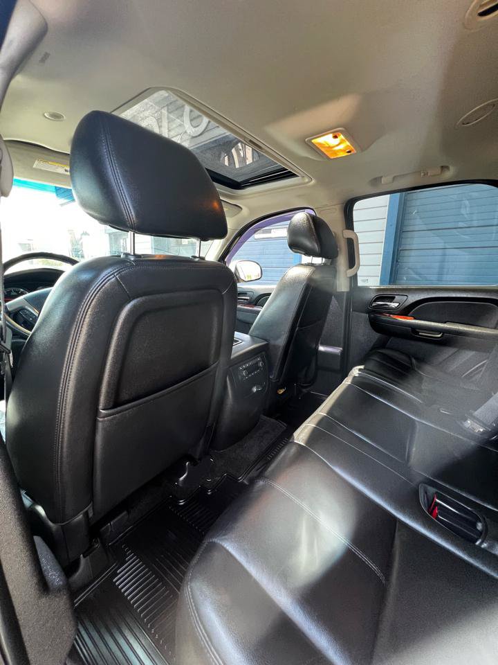 Used 2013 Chevrolet Tahoe LT w/ Luxury Package AWD/4WD image 20