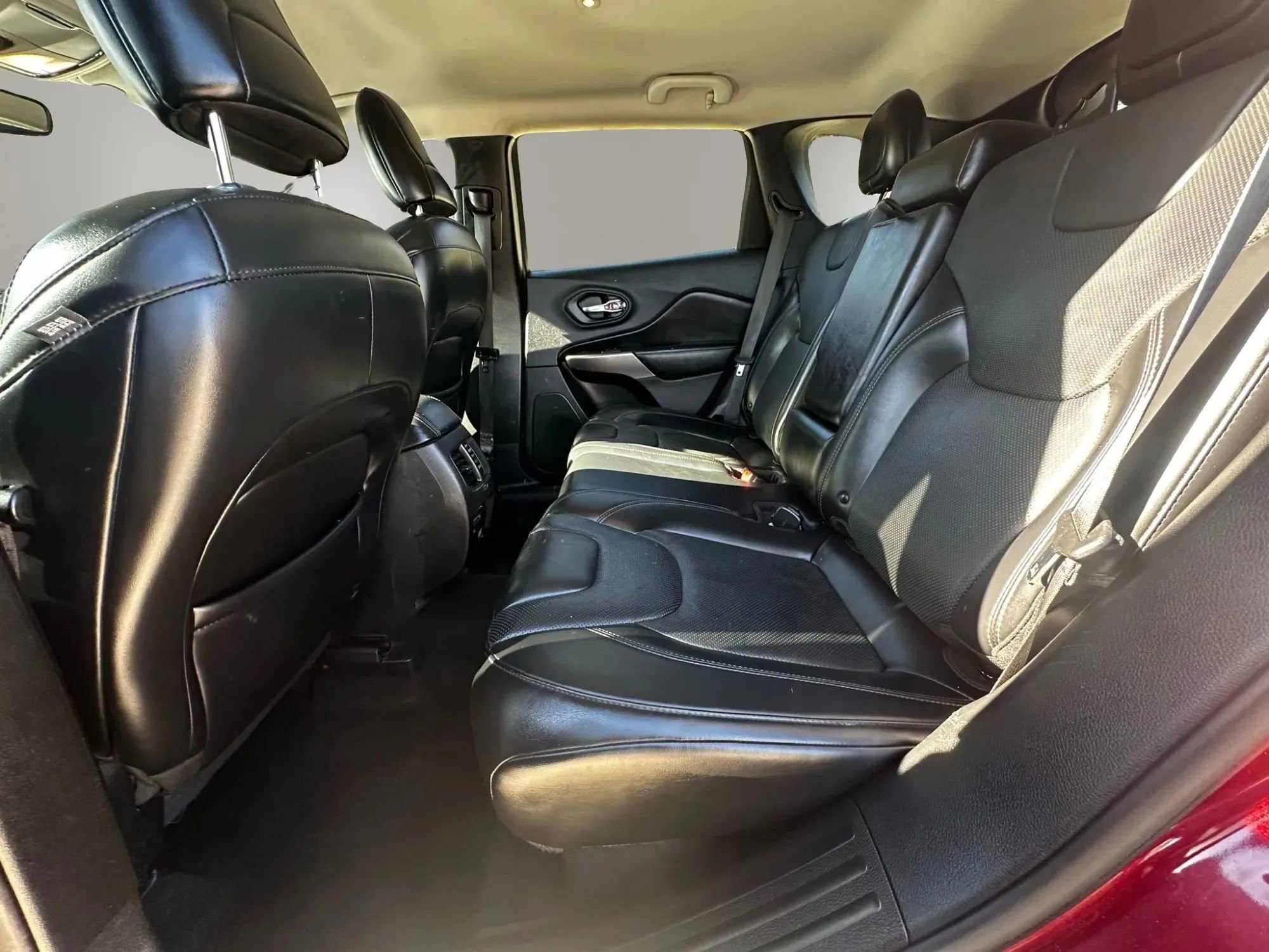Used 2019 Jeep Cherokee Limited FWD image 42