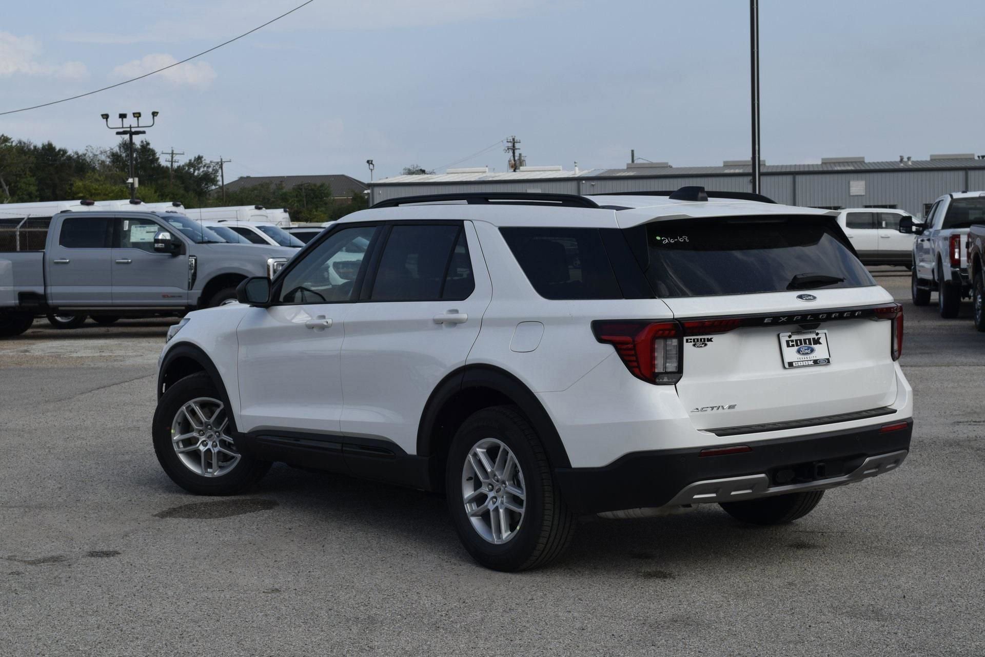New 2026 Ford Explorer Active w/ Active Comfort Package image 4