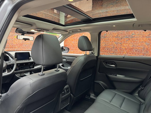 Used 2022 Nissan Rogue SV w/ SV Premium Package image 24