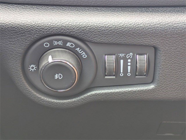 New 2026 Chrysler Pacifica Select image 17