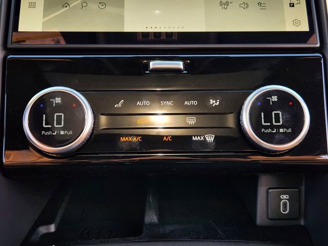 Used 2026 Land Rover Discovery Limited Edition image 14