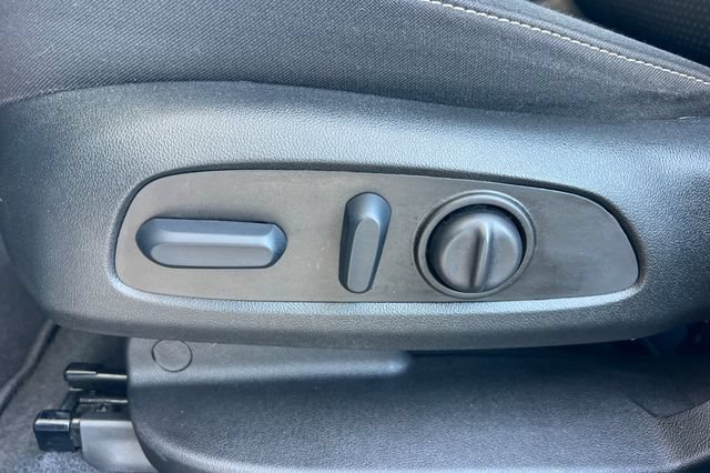 Used 2023 GMC Acadia SLE w/ Driver Convenience Package FWD image 13