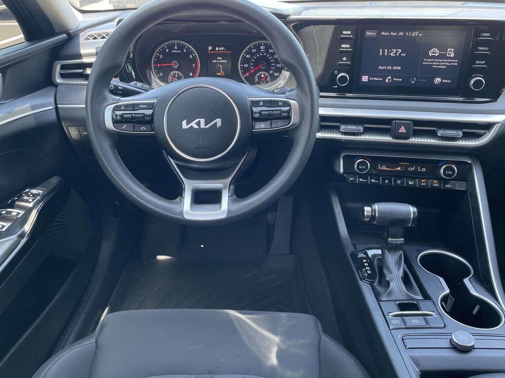 Used 2022 Kia K5 LXS image 9