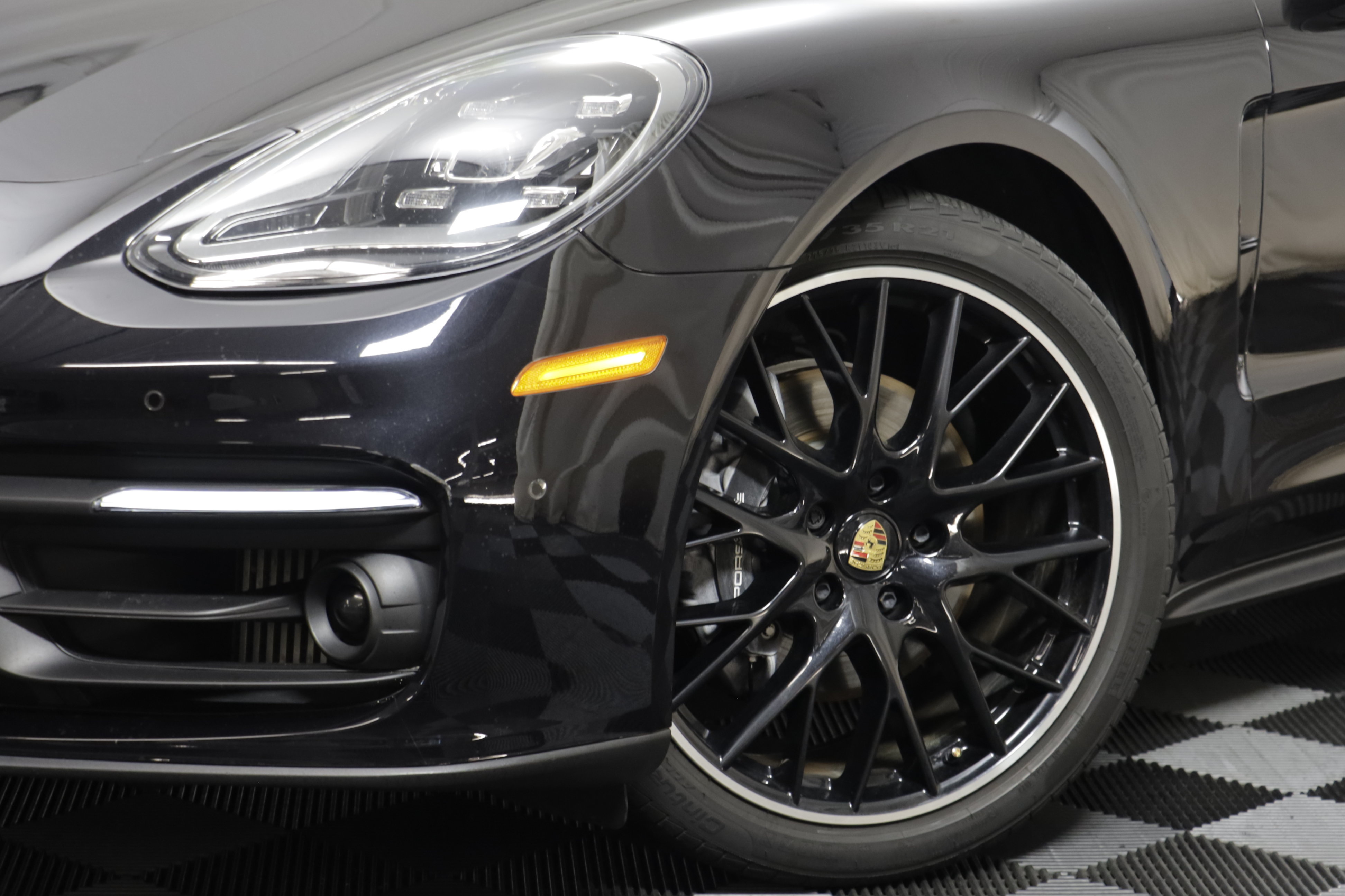 Used 2023 Porsche Panamera Platinum Edition RWD image 3