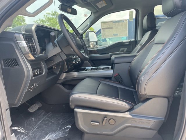 New 2025 Ford F250 Lariat w/ Black Appearance Package image 8