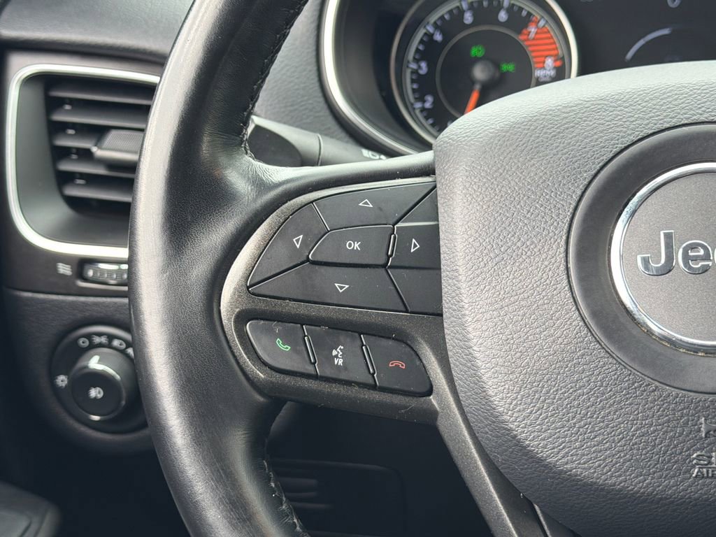 Used 2020 Jeep Cherokee Trailhawk w/ Cold Weather Group AWD/4WD image 24