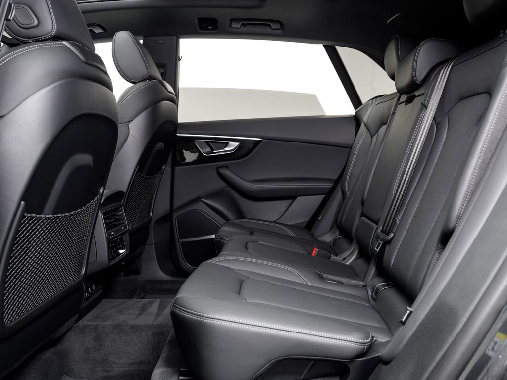 Certified 2025 Audi Q8 Prestige AWD/4WD image 28