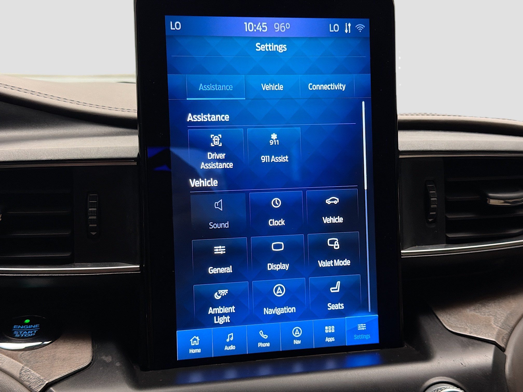 Used 2020 Ford Explorer Platinum w/ Premium Technology Package AWD/4WD image 9
