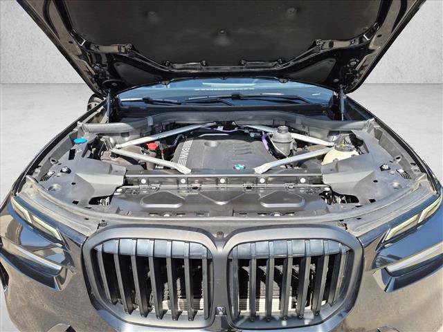 Certified 2024 BMW X7 xDrive40i w/ Parking Assistance Package AWD/4WD image 24