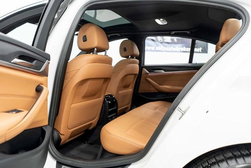 Used 2023 BMW 530i xDrive w/ Convenience Package image 32