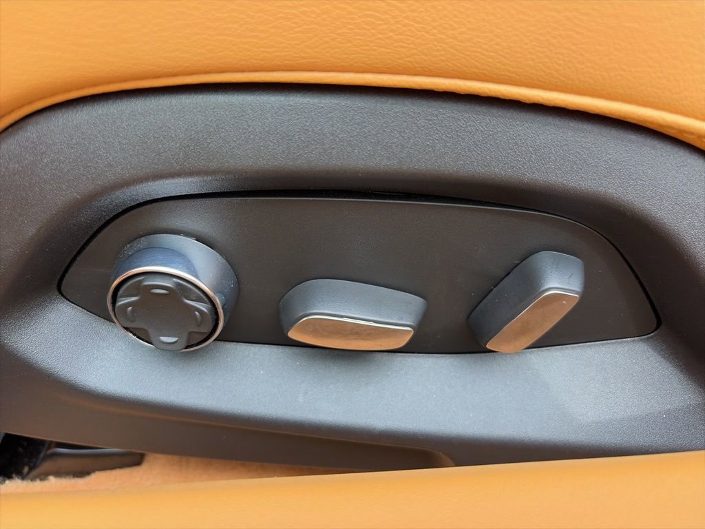 Used 2024 Chevrolet Corvette Stingray Premium Conv w/ Z51 Performance Package image 31