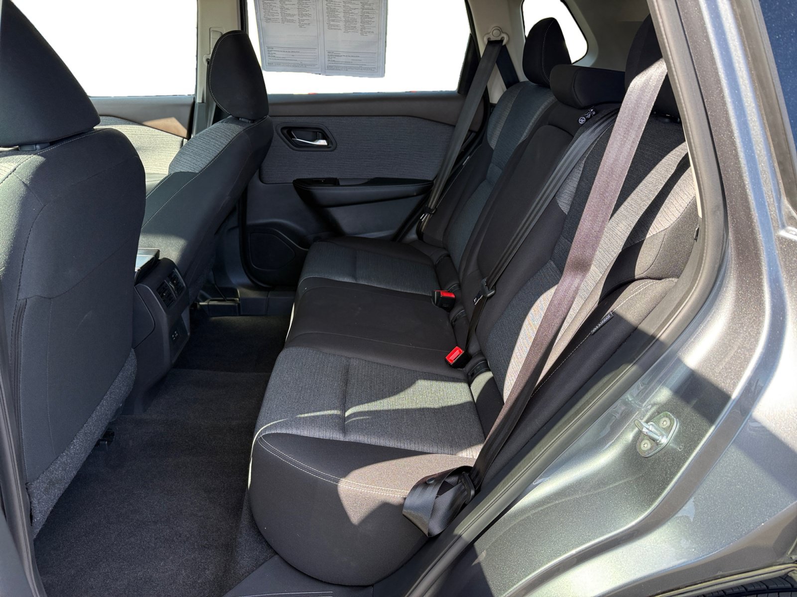 Used 2023 Nissan Rogue SV AWD/4WD image 16