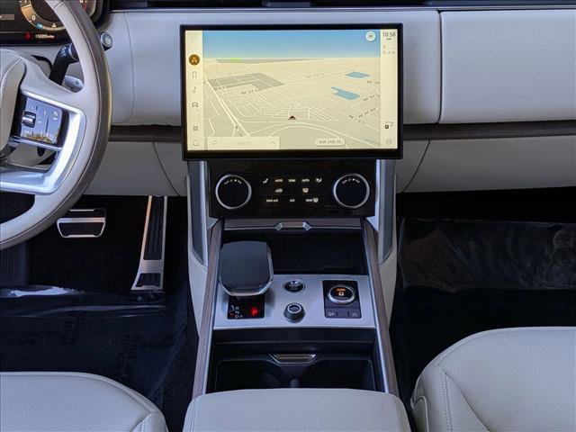 Used 2023 Land Rover Range Rover SE image 12