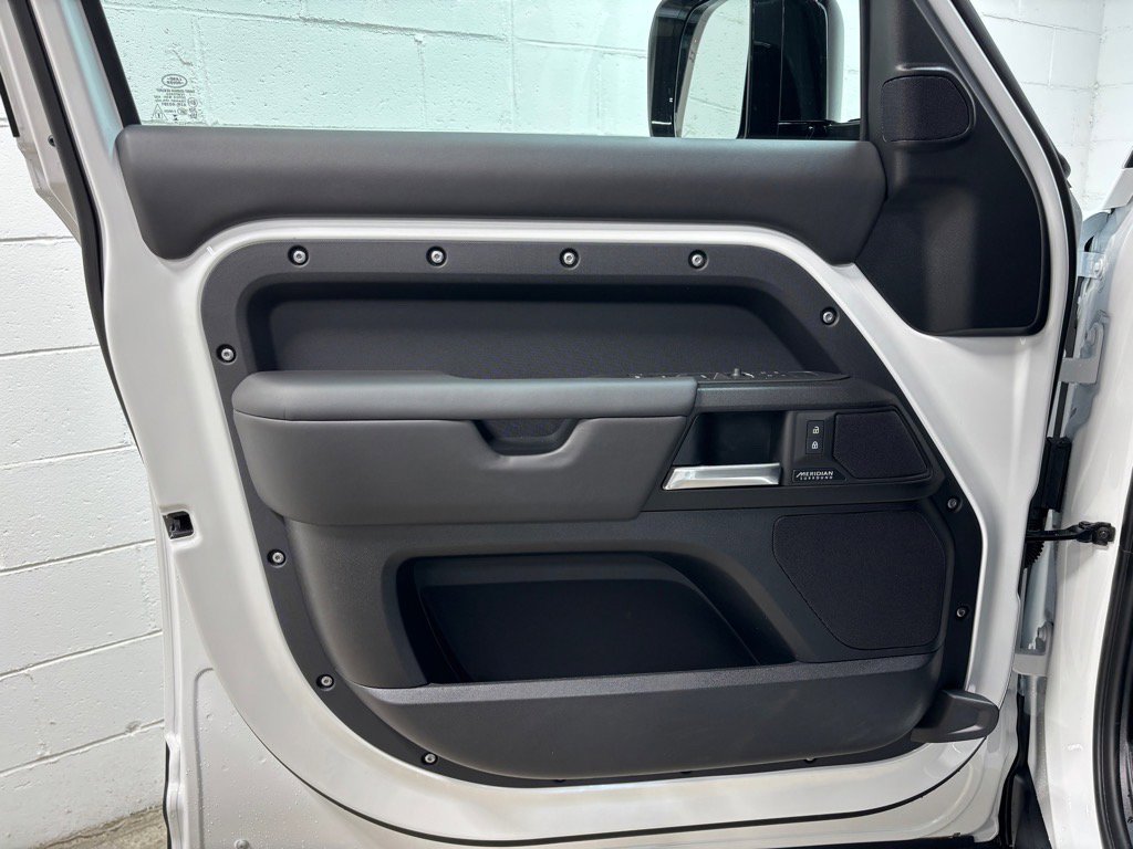 New 2025 Land Rover Defender 110 V8 image 25
