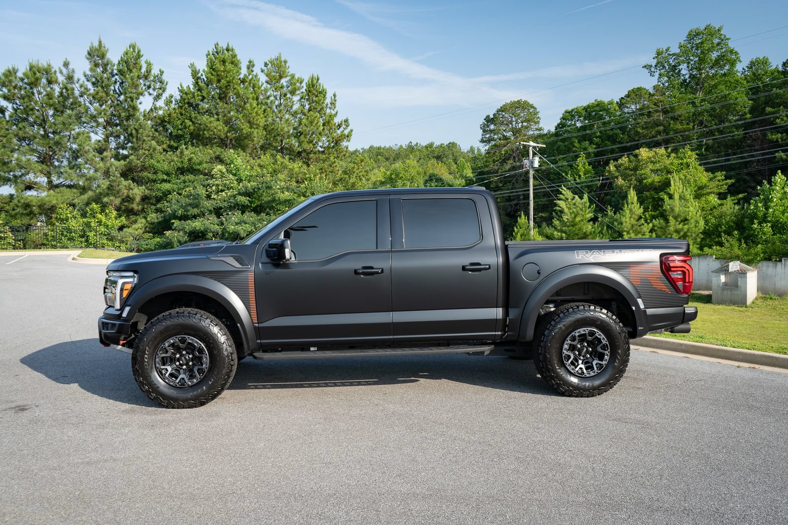Used 2025 Ford F150 Raptor w/ Equipment Group 803A Raptor R AWD/4WD image 17