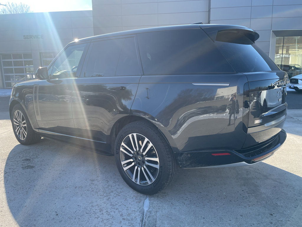 Used 2023 Land Rover Range Rover SE image 5