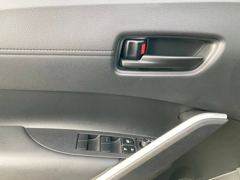 Certified 2026 Toyota Corolla Cross LE FWD image 13