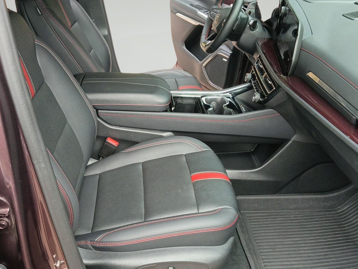 Used 2024 Chevrolet Traverse RS FWD image 49