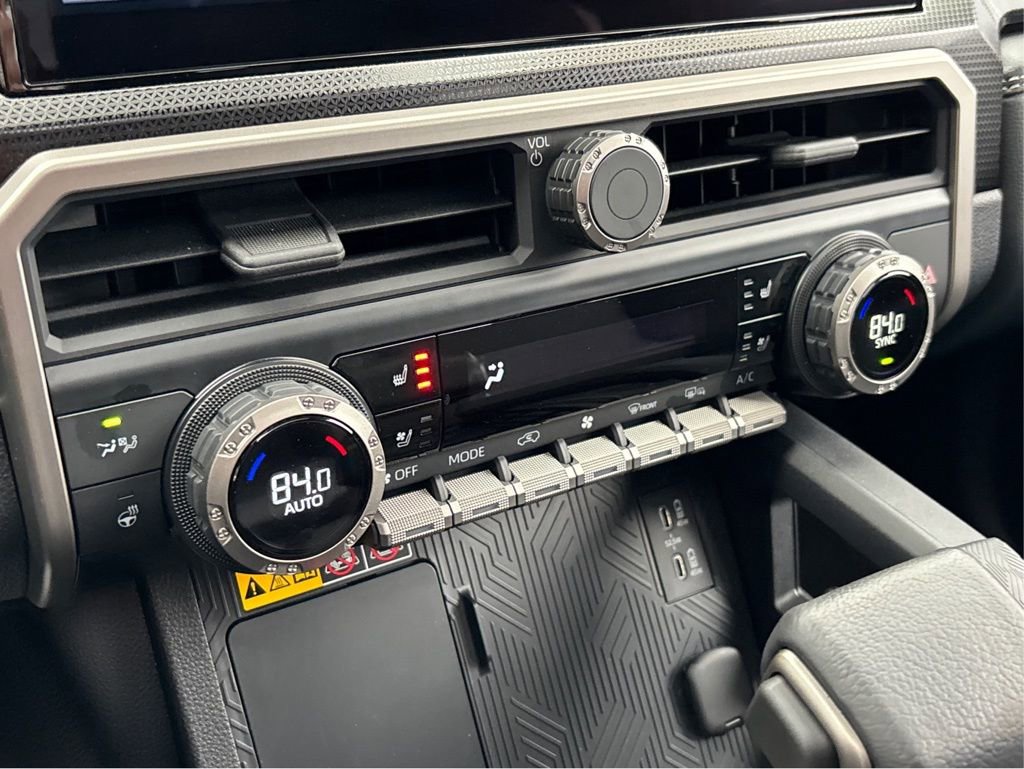 Used 2025 Toyota 4Runner Limited image 29