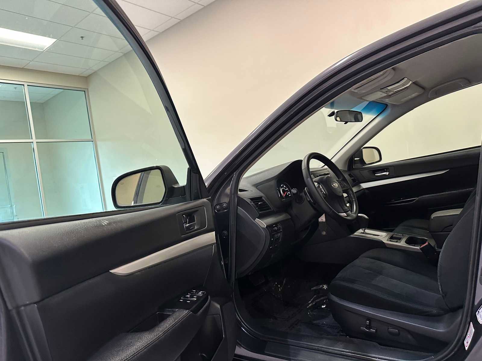 Used 2013 Subaru Legacy 2.5i Premium w/ All-Weather Pkg AWD/4WD image 20