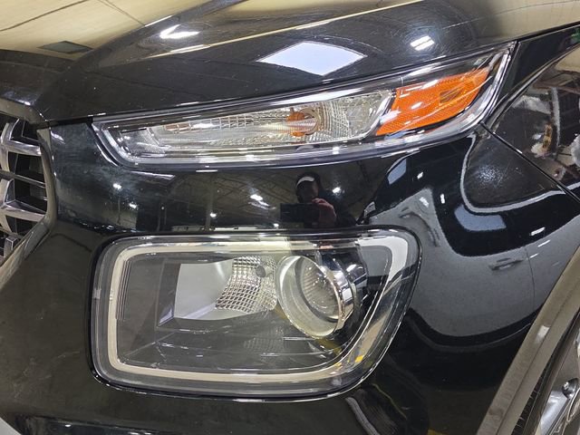 Used 2025 Hyundai Venue SEL image 48