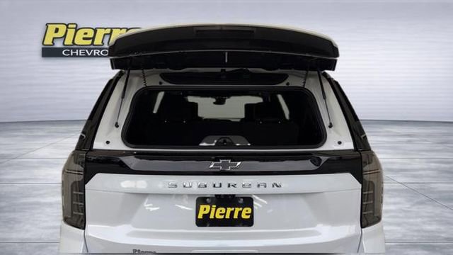 New 2026 Chevrolet Suburban High Country image 4