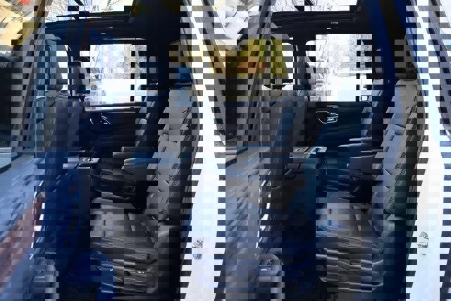 Used 2021 Chevrolet Suburban High Country image 11