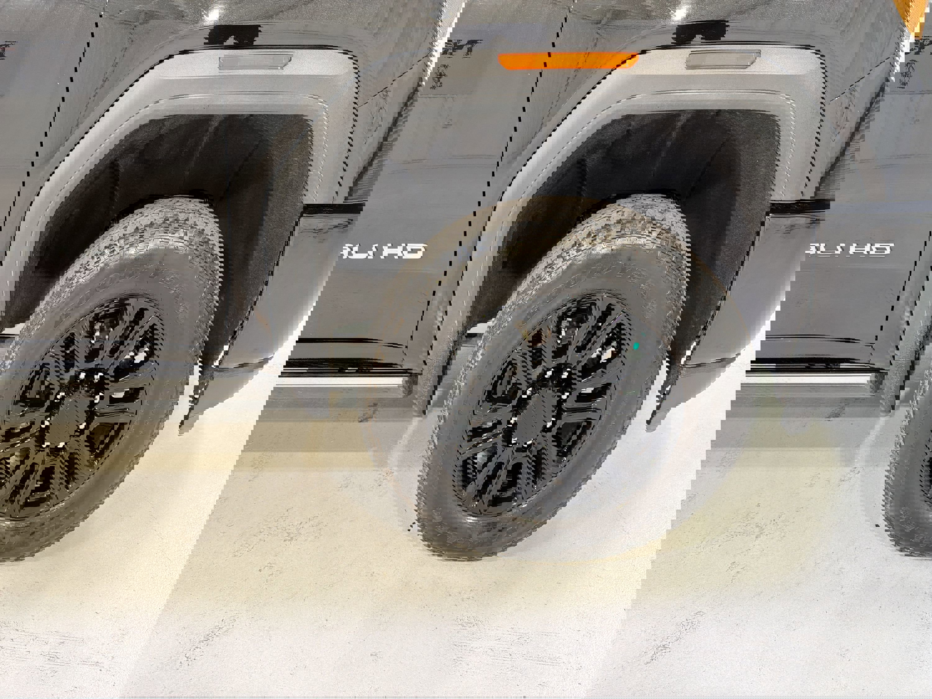 Used 2022 GMC Sierra 2500 Denali w/ Denali Black Diamond Edition image 30