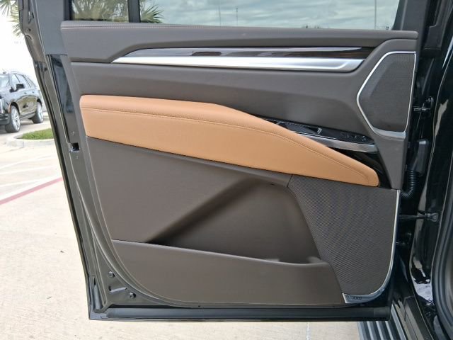 New 2026 Cadillac Escalade ESV Luxury w/ LPO, Floor Liner Package RWD image 23