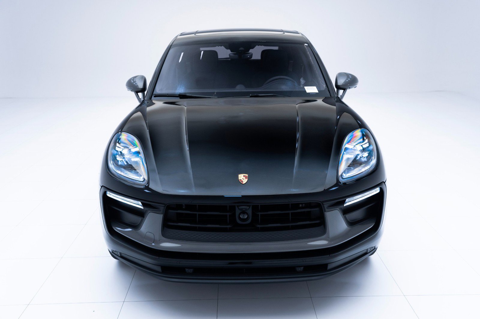 New 2025 Porsche Macan Turbo image 6