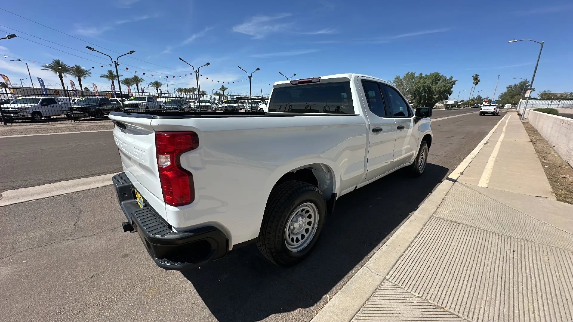 Used 2022 Chevrolet Silverado 1500 W/T w/ Trailering Package image 5