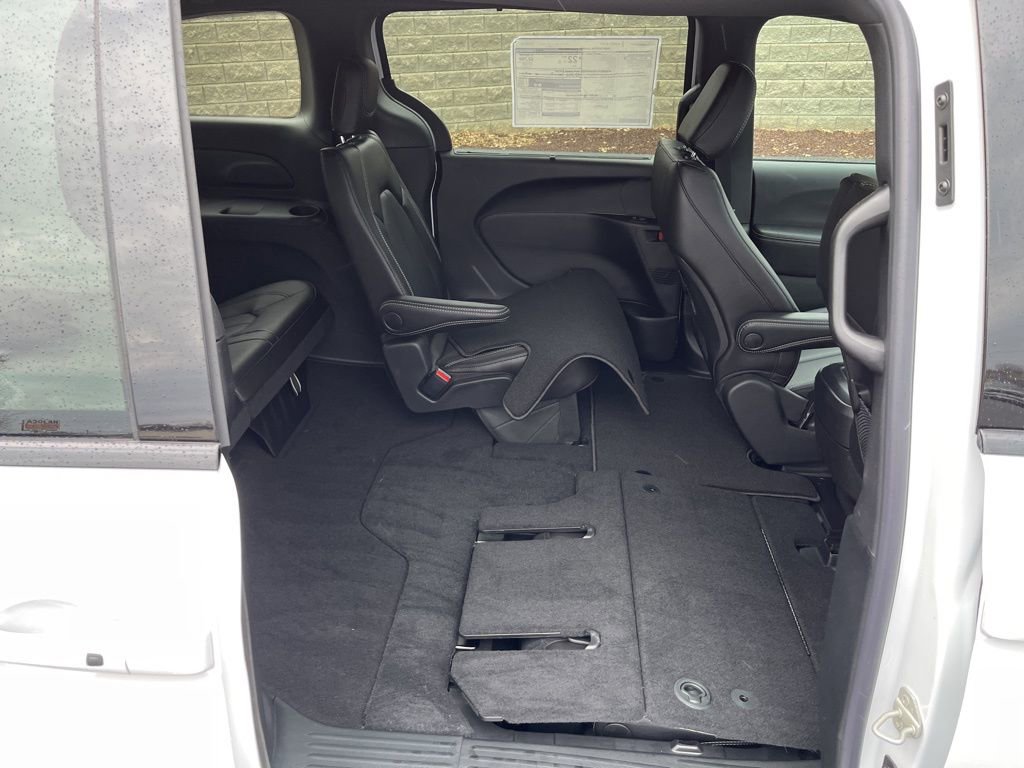 New 2026 Chrysler Pacifica Select image 14