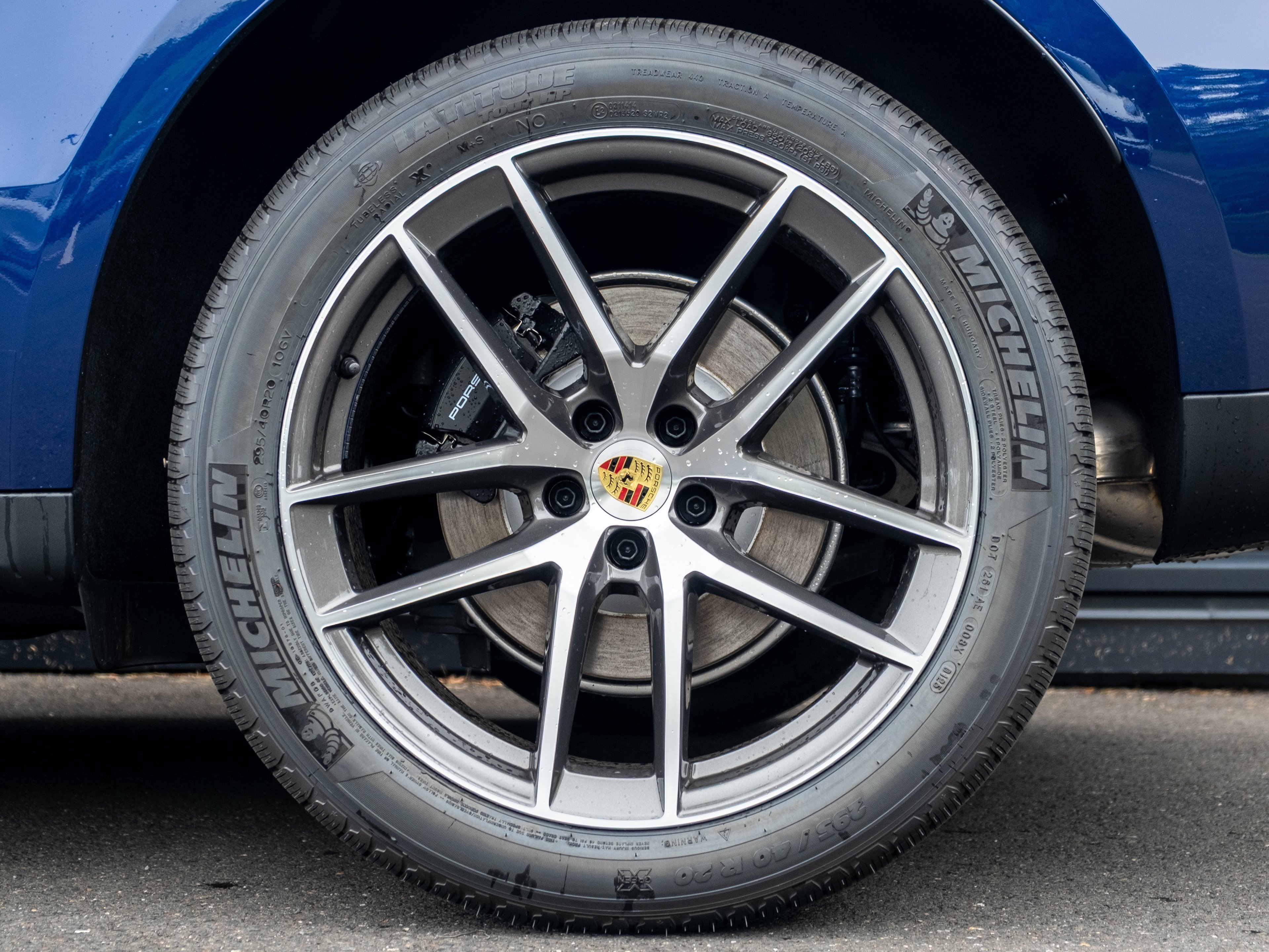 Certified 2025 Porsche Macan image 13