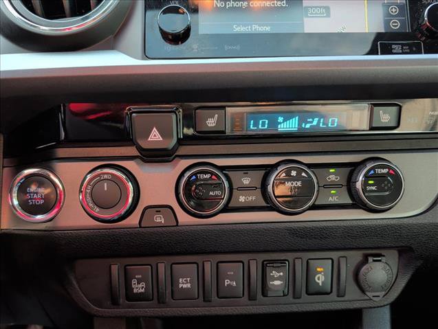 Used 2016 Toyota Tacoma TRD Off-Road w/ Premium & Technology Package AWD/4WD image 14