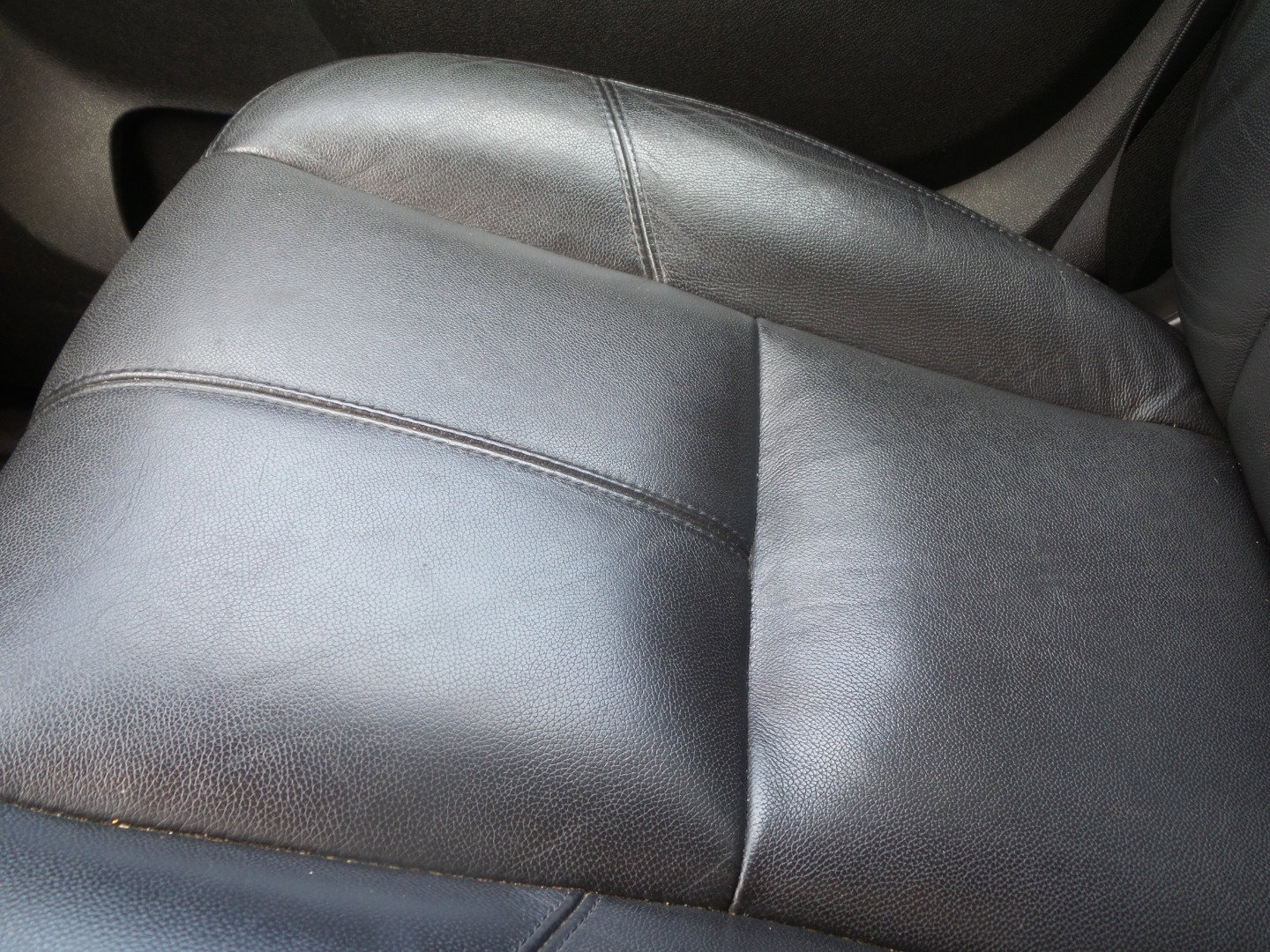 Used 2012 GMC Yukon SLT w/ SLT-2 Equipment Package image 31