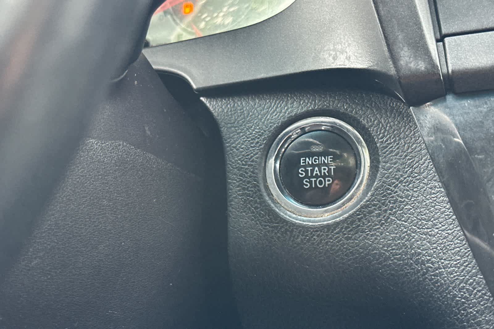 Used 2015 Toyota Sienna SE w/ SE Preferred Package FWD image 24