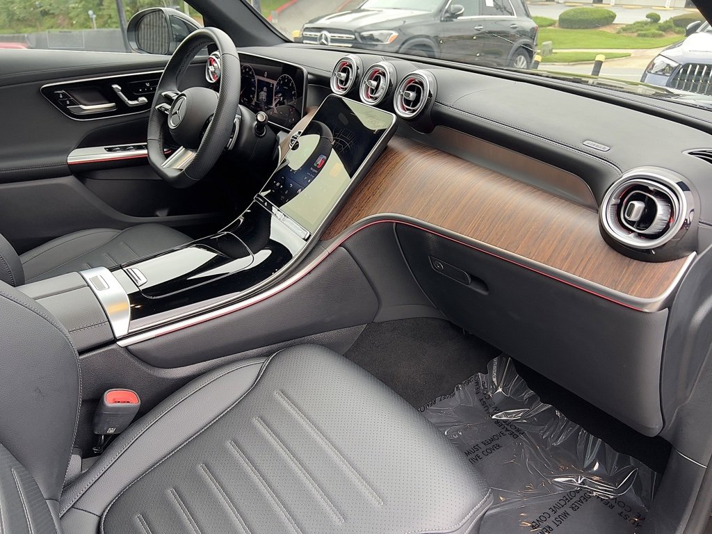 Used 2025 Mercedes-Benz GLC 300 4MATIC w/ AMG Line image 29
