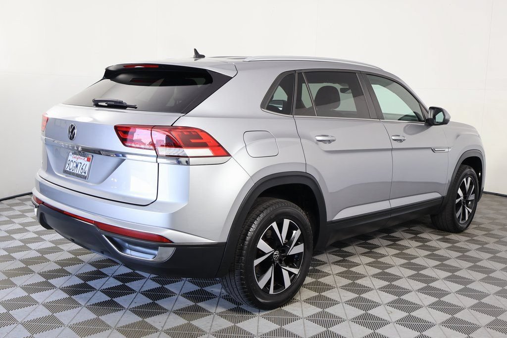 Used 2022 Volkswagen Atlas Cross Sport SE FWD image 4
